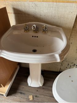 24” Pedestal Sink