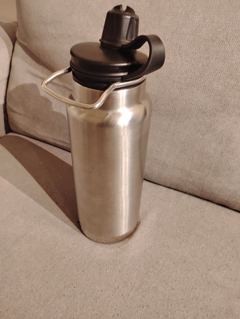 Klean Kanteen 32oz Vacuum Insulated Water Bottle with Twist Cap - Silver