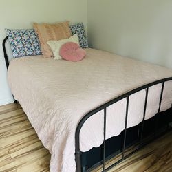 REDUCED!! TODAY ONLY!!  Full Sized Bed Frame, Box Spring, Mattress, Sheets