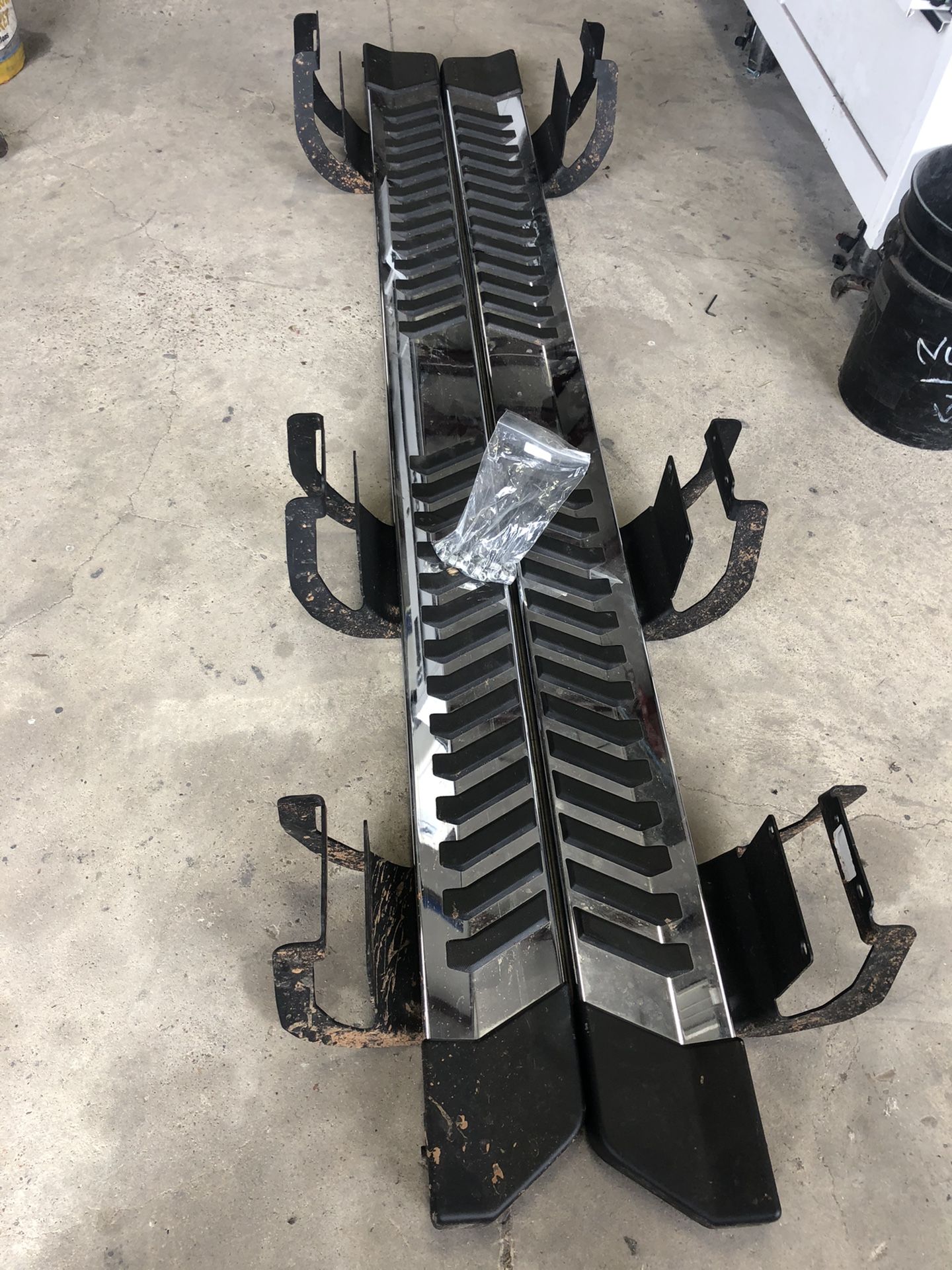 2019 Ford F-250 factory/OEM nerf bars w/ hardware
