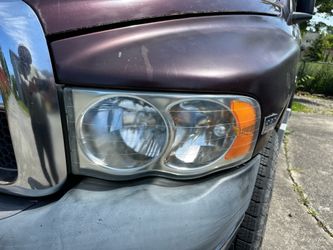 2003–2005 Dodge Ram 1(contact info removed) 3500 OEM Headlight Set – Good Condition