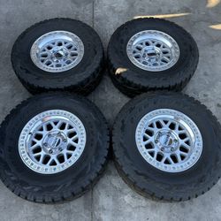 Brand New Kmc Wheels With Used 33x12.50r17 Toyo R/T