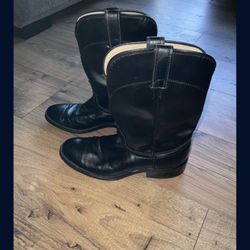 women’s black leather Laredo, cowboy boots, size 6 1/2