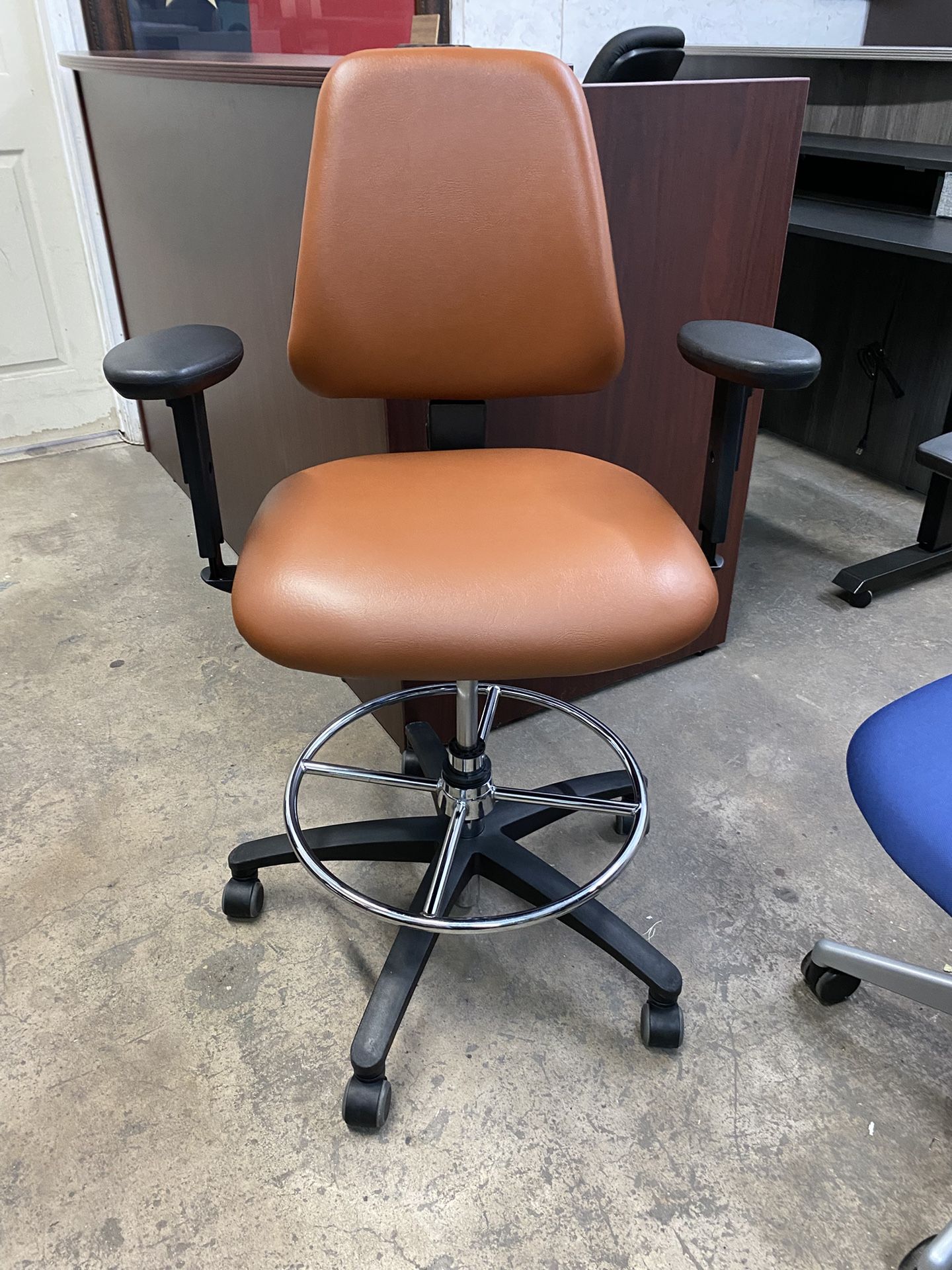 Vía Drafting Chairs