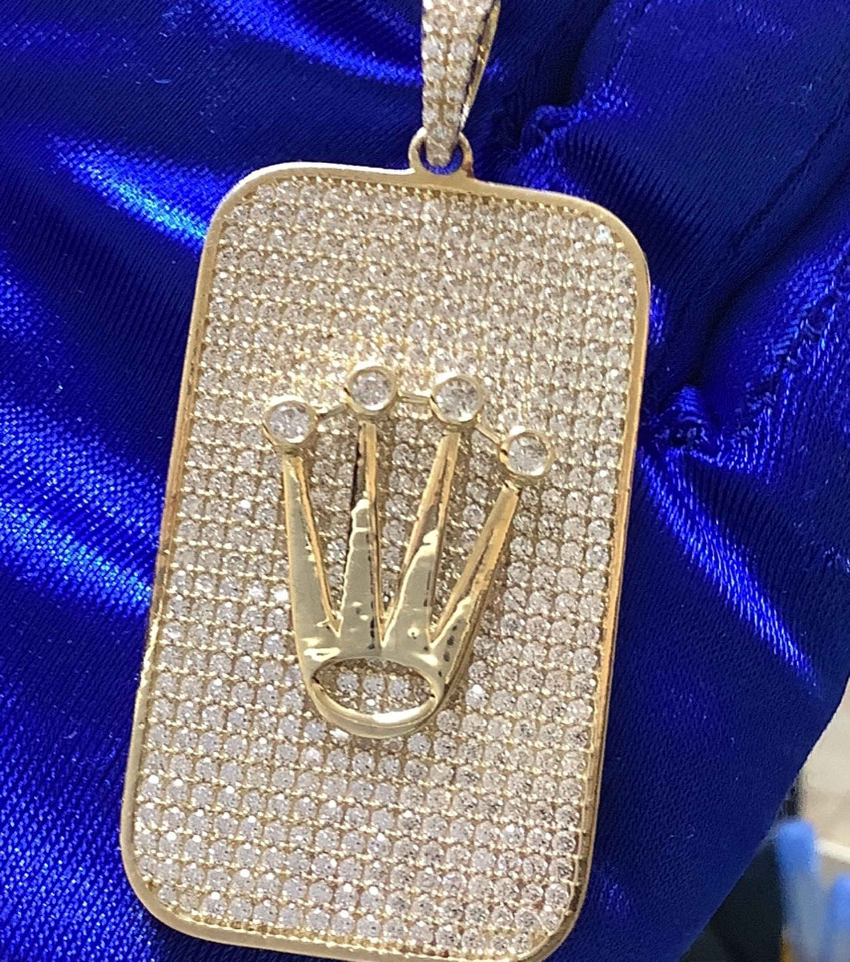 10k Yellow Gold Pendant W/Crystals $959