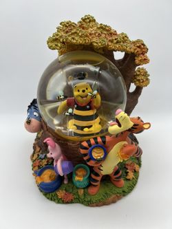 Disney Rare Pooh in Bee Costume Snow Globe 
