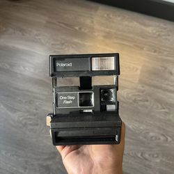Vintage Polaroid OneStep Flash 600 Instant Film Camera 