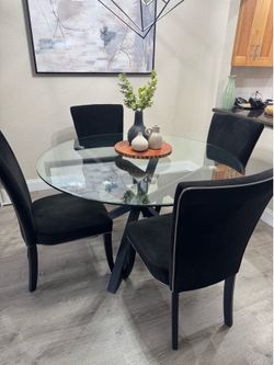 Round Dining Room Set