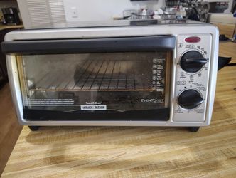 Four Slice Black & Decker Toaster Oven