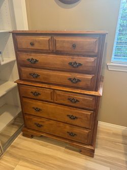 Vintage Oak Chest-on-Chest Dresser – 8 Drawers