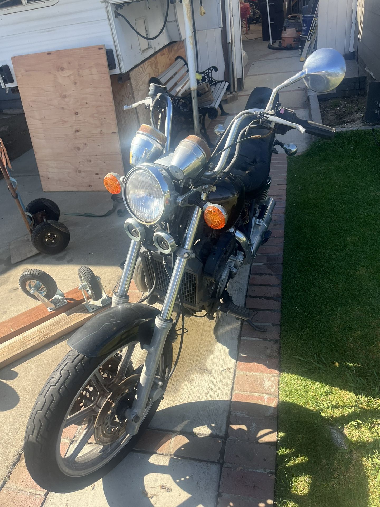 Kawasaki Vulcan 750 Motorcycle