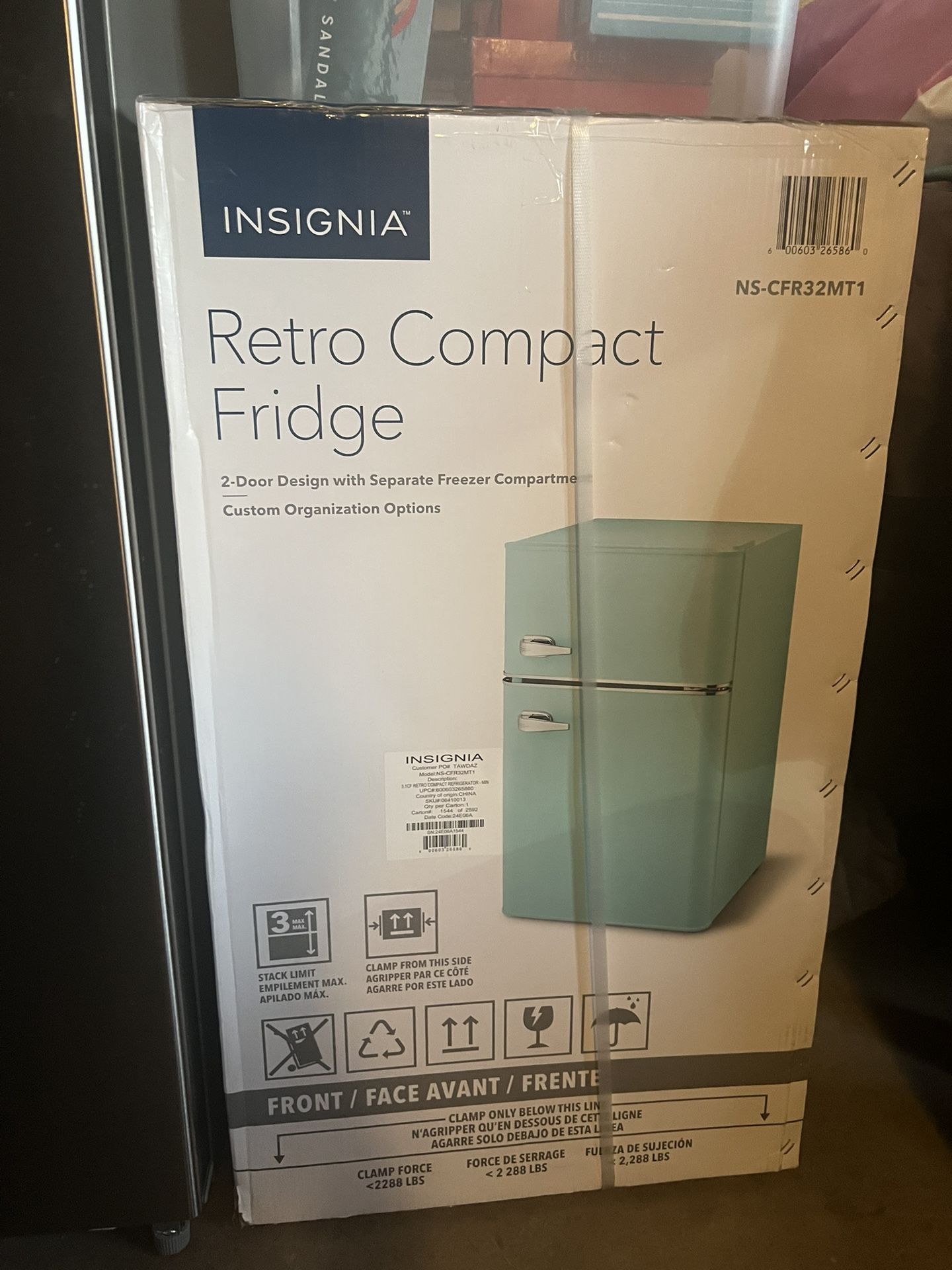 Mini Fridge Insignia Retro