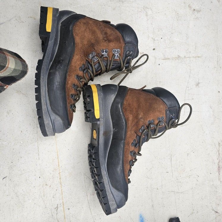 Unworn Garmont Hiking Boots