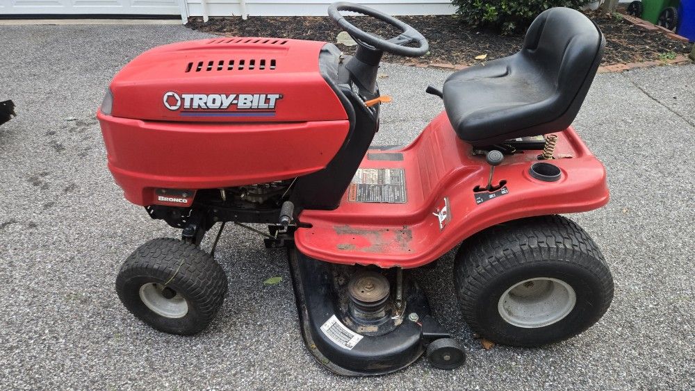 Troy belt Ride on tractor.
