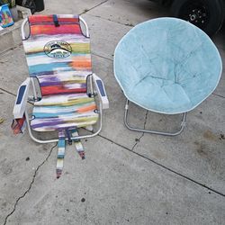 CAMPING CHAIRS FOLDABLE IN GOOD CONDITION CLEAN,IDONT USED NO MORE FOR ANY QUESTION TEXT ME PLEASE SE HABLA ESPAÑOL 
