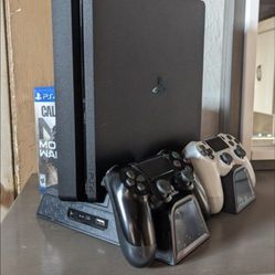 PS4 With Controllers 