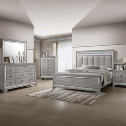 ✨ Elegant Queen Bedroom Set w/ Lighted Headboard – Like New ✨