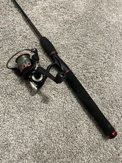 Ugly Stick GX2 rod and reel combo w/line.