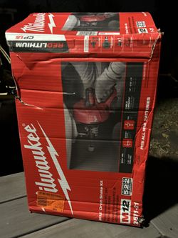 Milwaukee M12 12-V Lithium-Ion Cordless Drain Snake Auger W/ (1) 1.5Ah Battery, 5/16 in. x 25 ft. Cable, Charger, & 5 Gal. Bucket