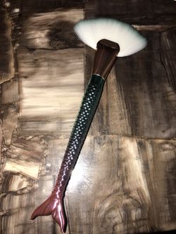 Fan brush