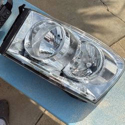 Dodge Ram 07 Headlight Housing