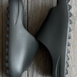 Adidas Yeezy Slide Onyx Size 7