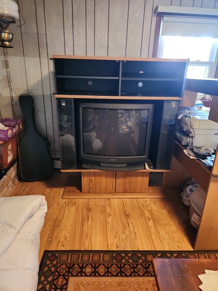 TV UNIT WITH FREE TV