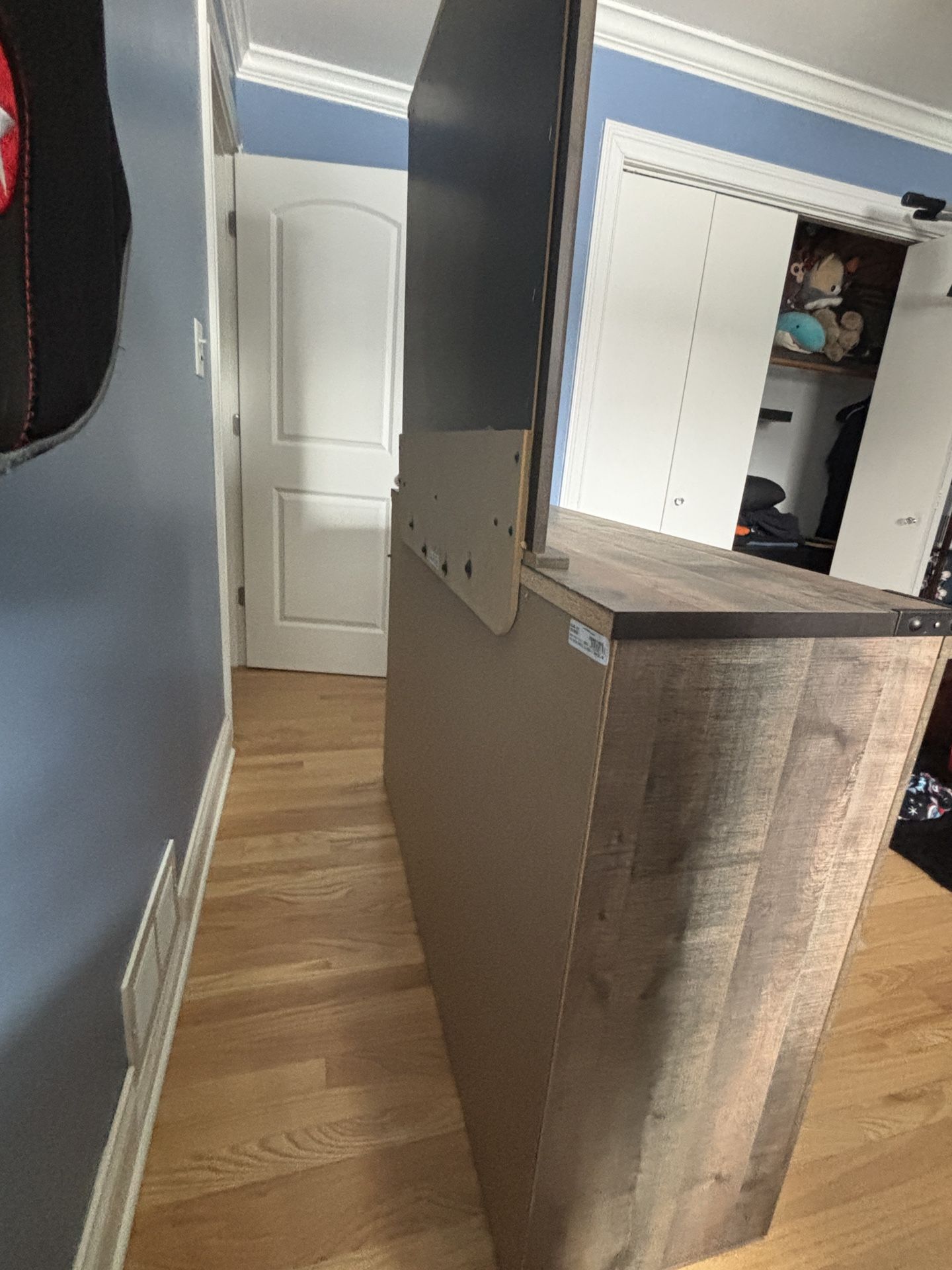 6/8 Drawer Dresser With Mirror