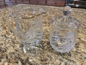 Christmas Creamer/Sugar w:Lid