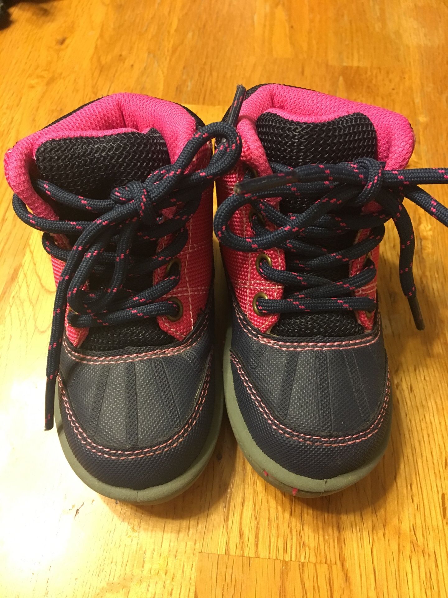 Toddler girls size 5 Osh Kosh Bgosh size 5 boots