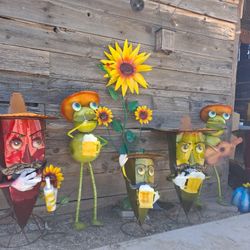 Metal Yard Art, Wind Spinners & POTTERY 🌴 🌺 