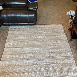 Regent Rug 5x7 - Excellent Condition