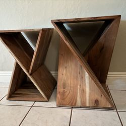 2 Beautiful Wooden Contemporary Modern Accent End/ Side Tables. Durable/ Heavy.