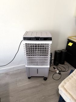 Evaporative Air Cooler on Wheels, Remote + Timer — MOVING SALE