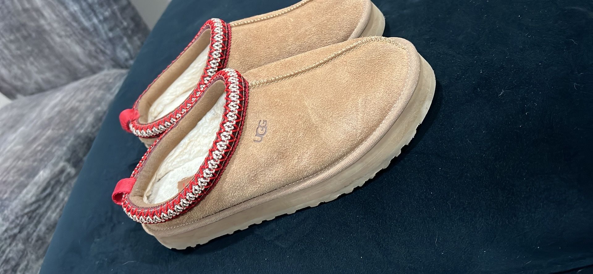 Ugg Size 5 Girls / Women