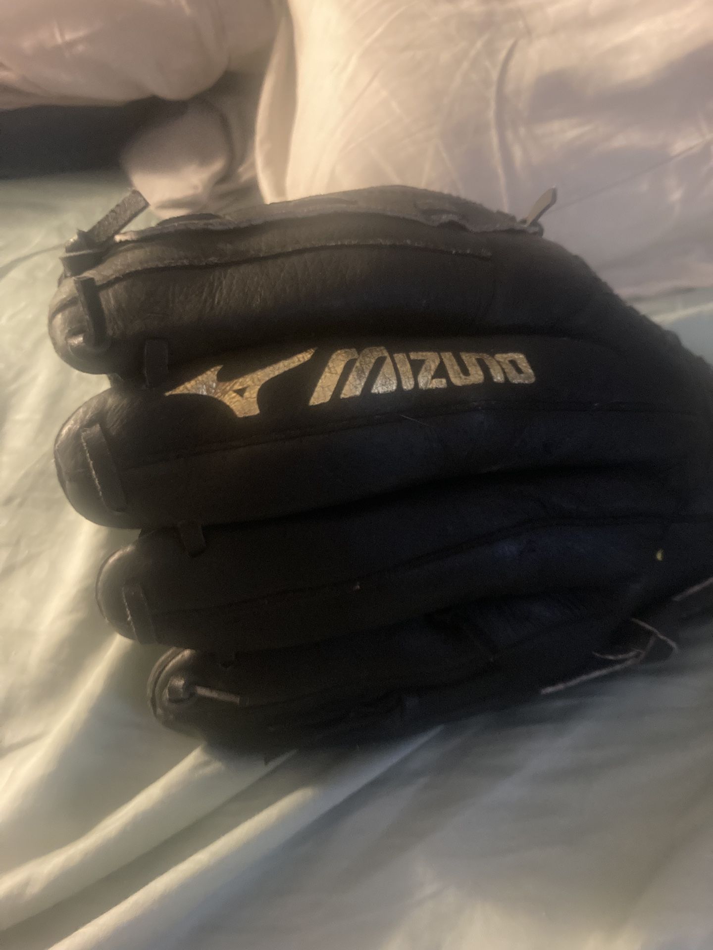 Mizuno Baseball Glove