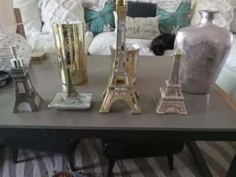 8 pc. Eiffel Towers & Vases