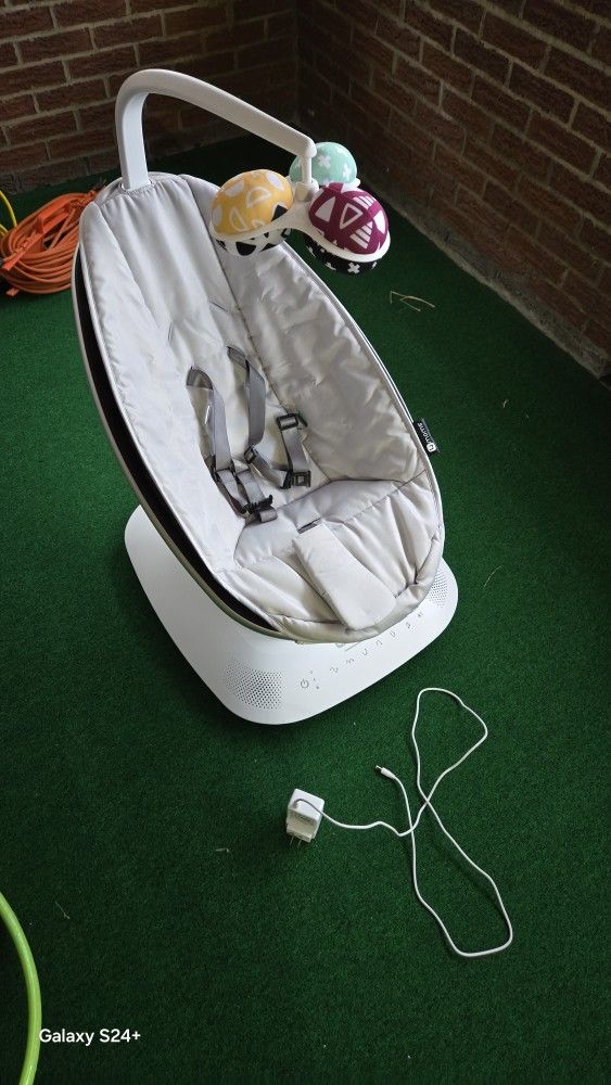 4moms MamaRoo Multi-Motion Baby Swing,