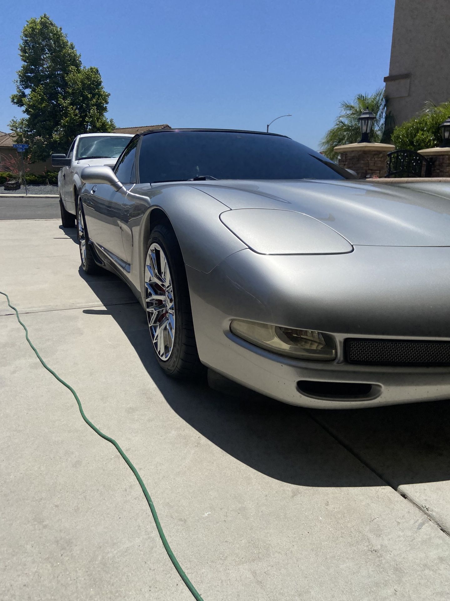 We Detail