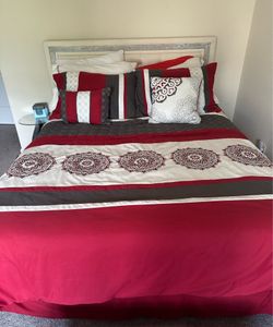 Queen headboard/bedframe & foot ottoman