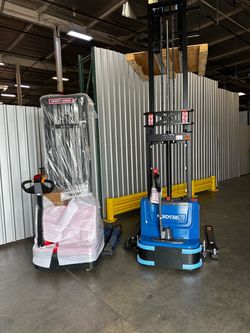 Brand new Industrial grade pallets lift fully electric forklift stacker