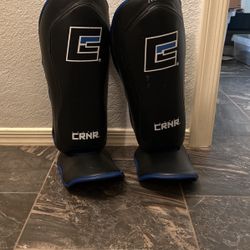 Combat CRNR Shin Guards Youth