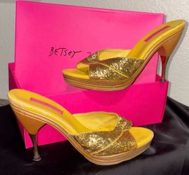 Betsey Johnson Vintage Gold Glitter Polly Heels