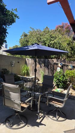 Patio Dining Set with Umbrella