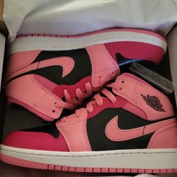 Air Jordan Mid 1 Girls Youth Size 4