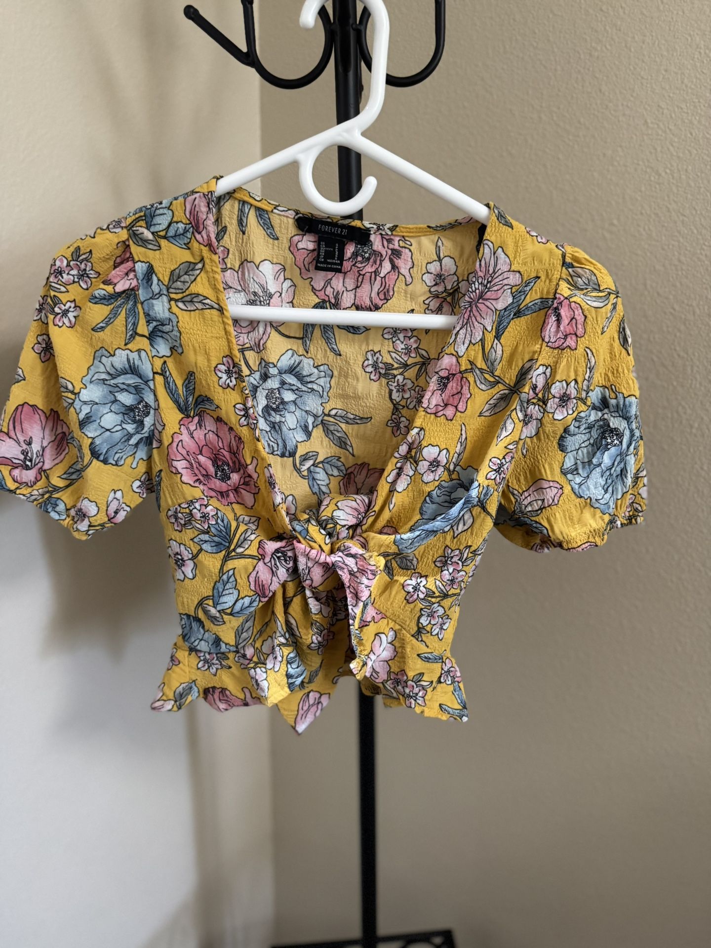 Crop Tie Blouse Forever 21 Size Small