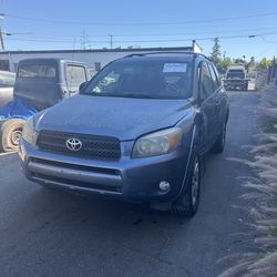2006 Toyota RAV4 - PARTS ONLY
