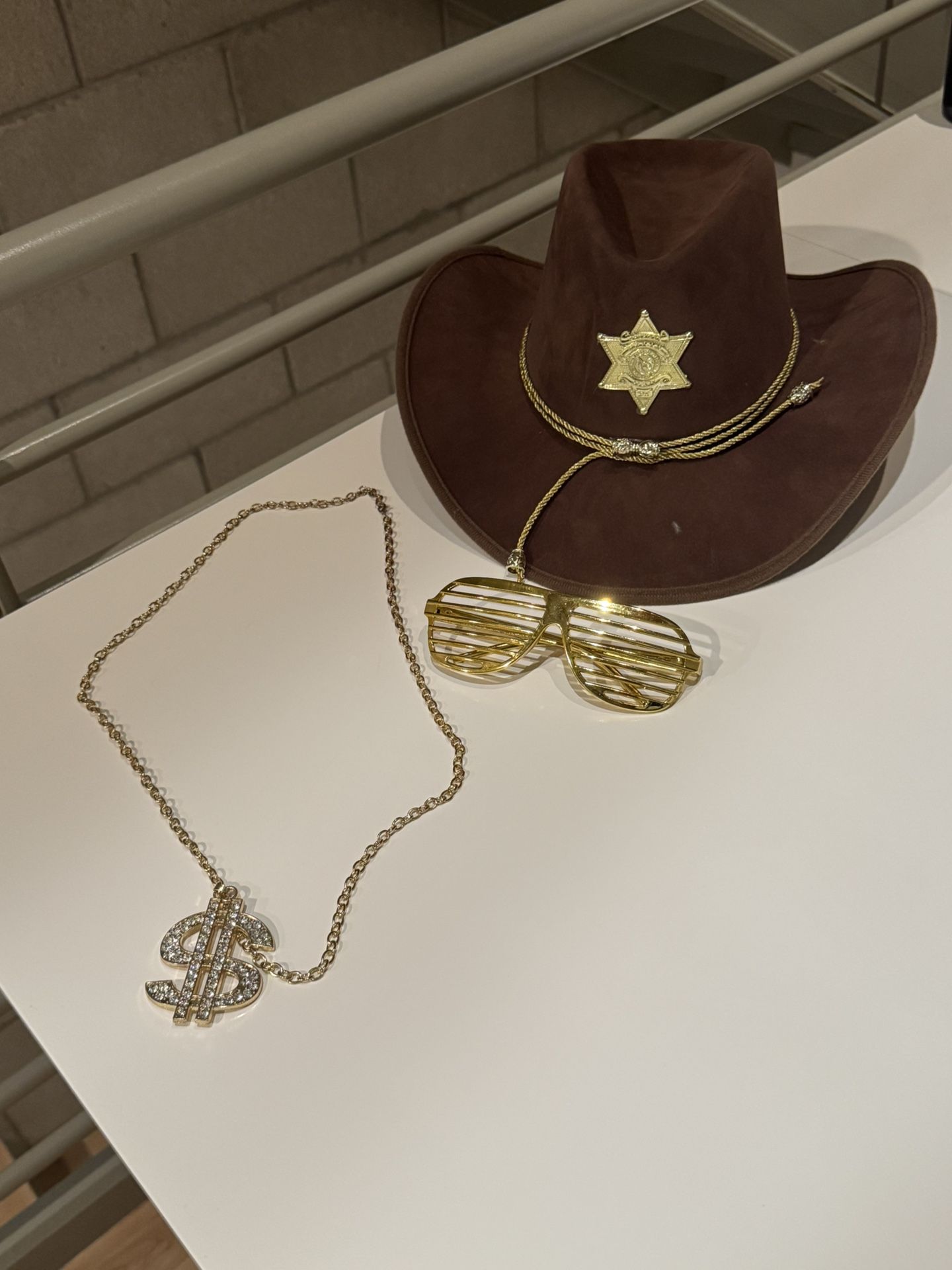 Various Costume Items - Cowboy / Sheriff Hat, Gold Chain And Shades