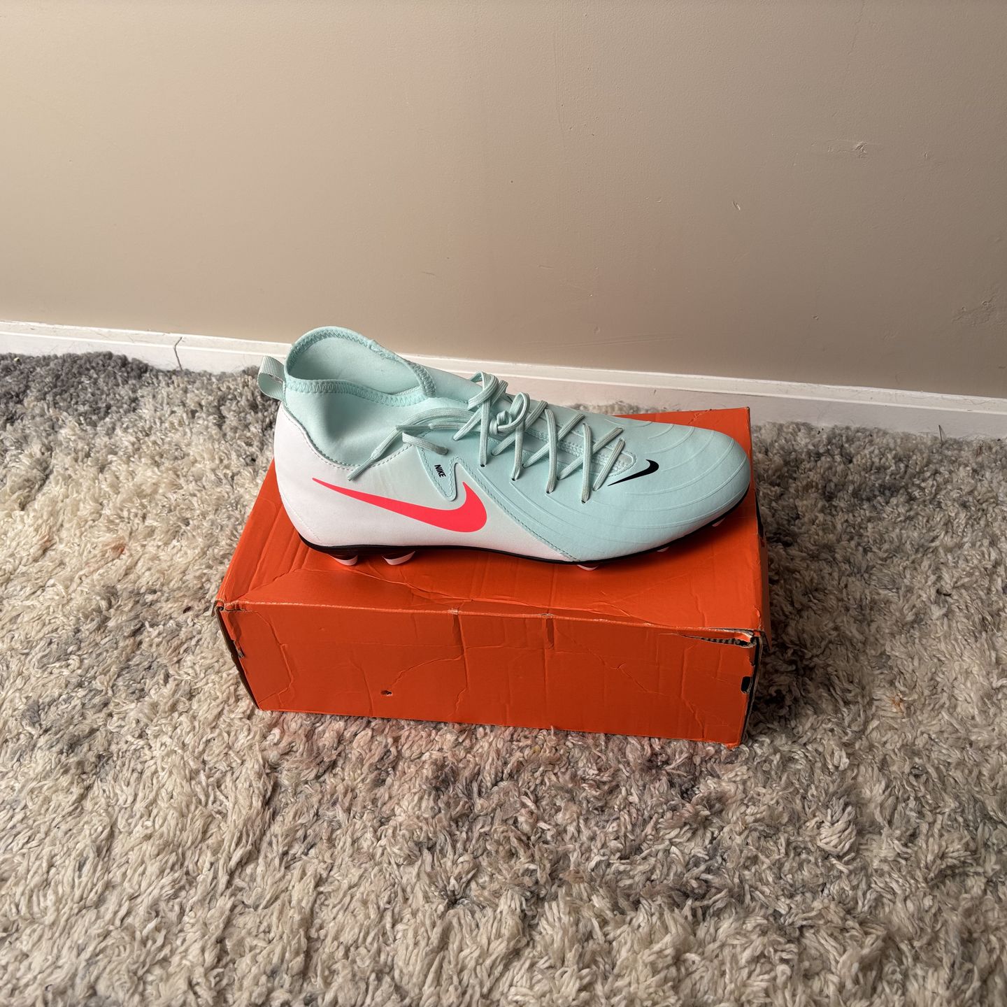 Nike phantom Luna 2 size12.5