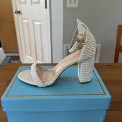 Women’s Pearl Heels